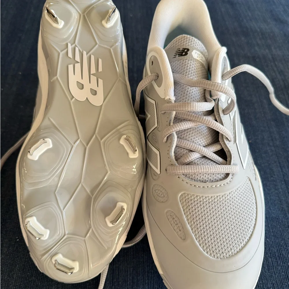 New Balance Velo V4 softball cleats brand new - Picture 3 of 5